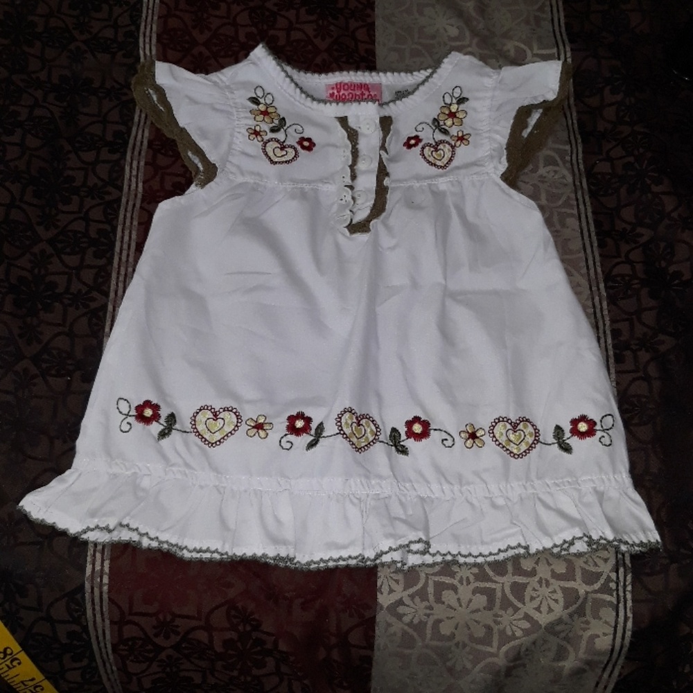 YOUNG HEARTS🌛 SIZE 2T NWOT DRESS